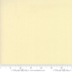 Bella Solids - Fig Tree Cream  - by Moda - per 1/4m