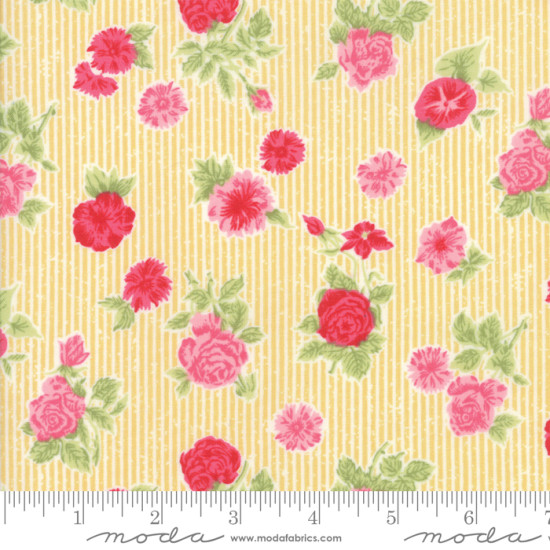 Cottontail Cottage - Pink Flowers on Yellow - Moda - per 1/4m