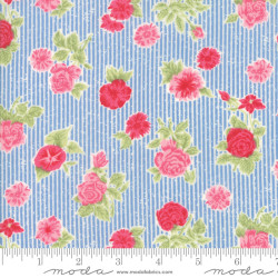 Cottontail Cottage - Pink Flowers on Blue - Moda - per 1/4m